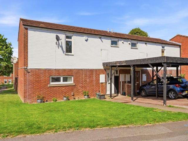 3 bedroom end of terrace house to rent