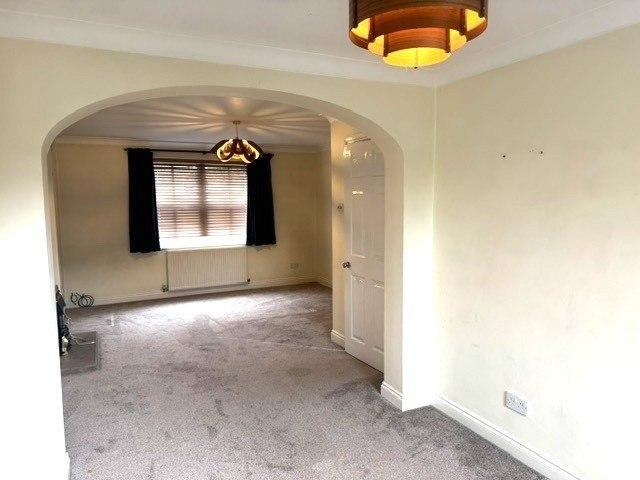 3 bedroom end of terrace house to rent