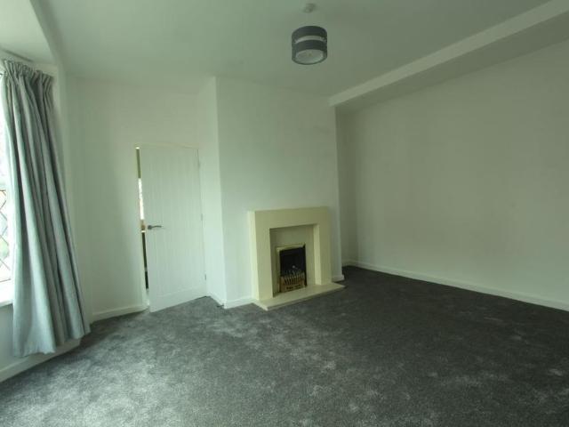 3 bedroom end of terrace house to rent