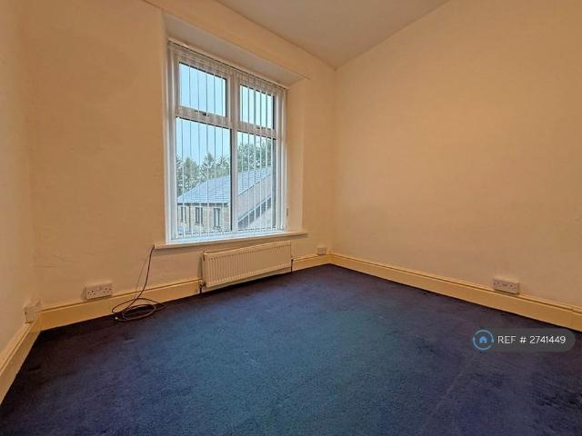 3 bedroom end of terrace house to rent