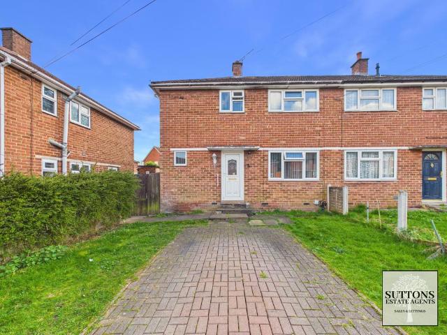 3 bedroom end of terrace house to rent