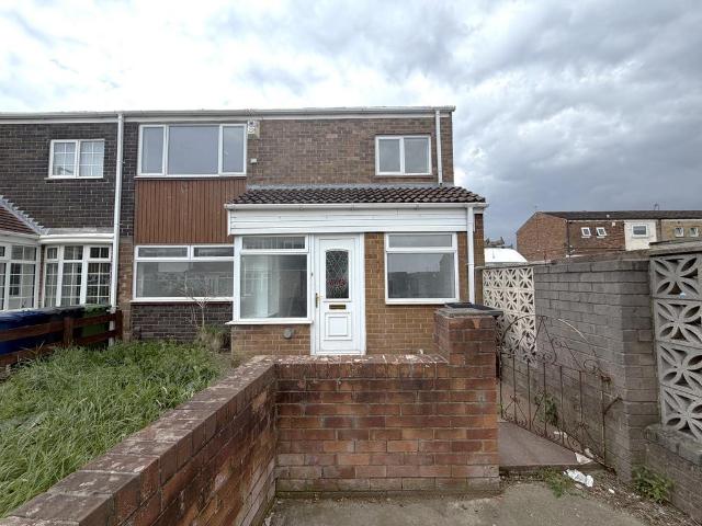 3 bedroom end of terrace house to rent