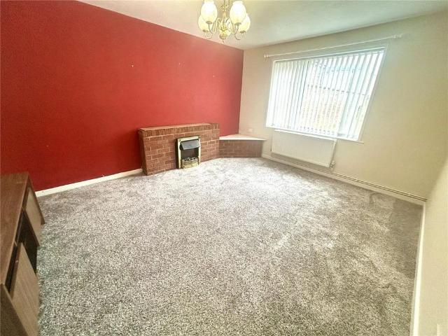 3 bedroom end of terrace house to rent