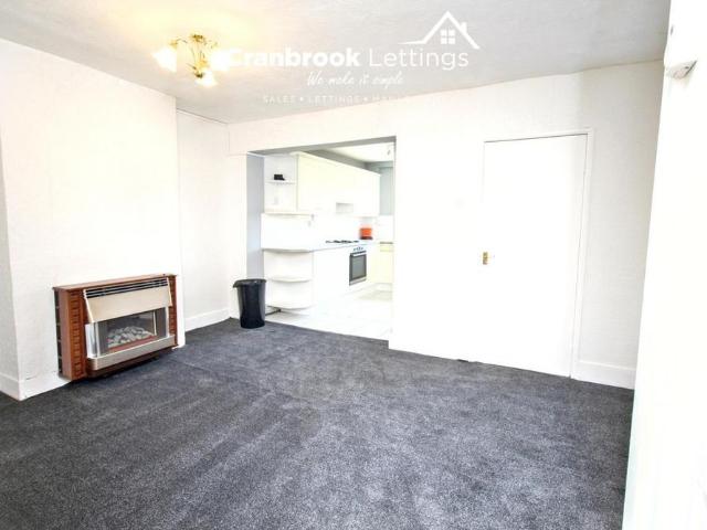 3 bedroom end of terrace house to rent