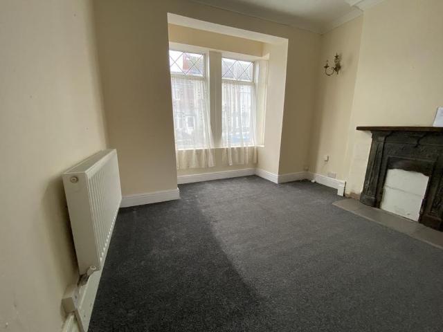 3 bedroom end of terrace house to rent