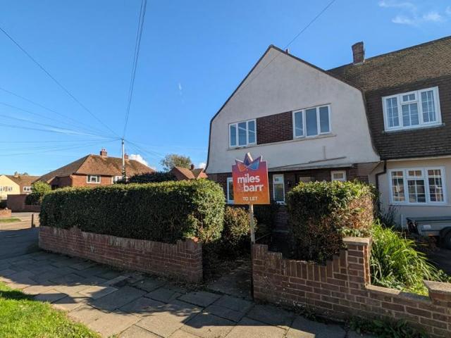 3 bedroom end of terrace house to rent