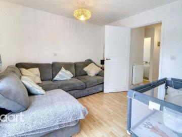 3 bedroom end of terrace house to rent