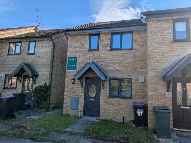 3 bedroom end of terrace house to rent