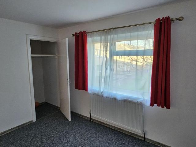 3 bedroom end of terrace house to rent