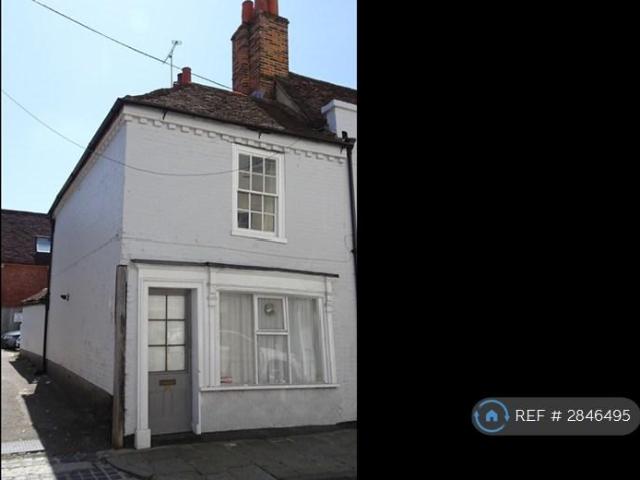 3 bedroom end of terrace house to rent