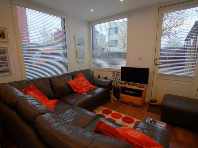 3 bedroom end of terrace house to rent