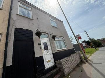 3 bedroom end of terrace house to rent