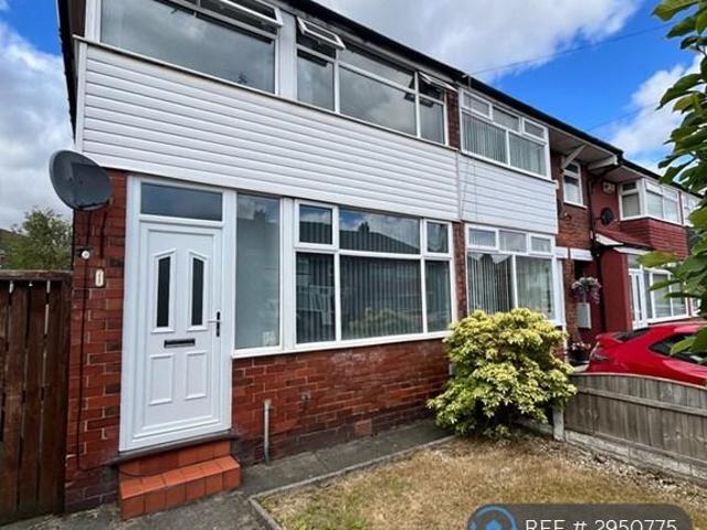 3 bedroom end of terrace house to rent