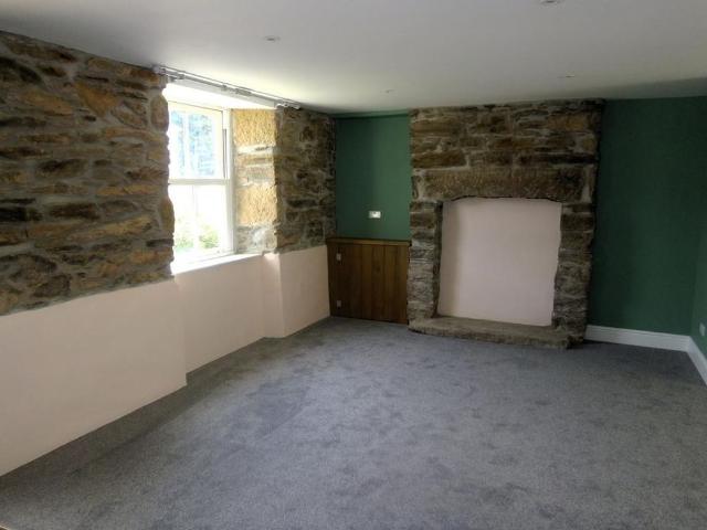 3 bedroom end of terrace house to rent