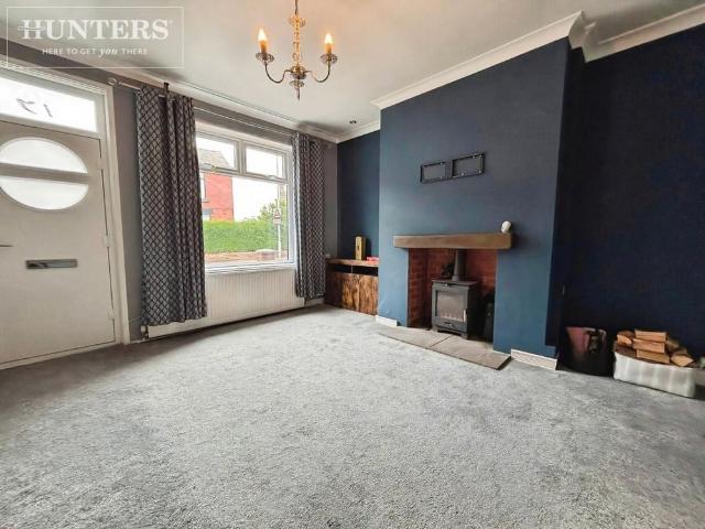 3 bedroom end of terrace house to rent