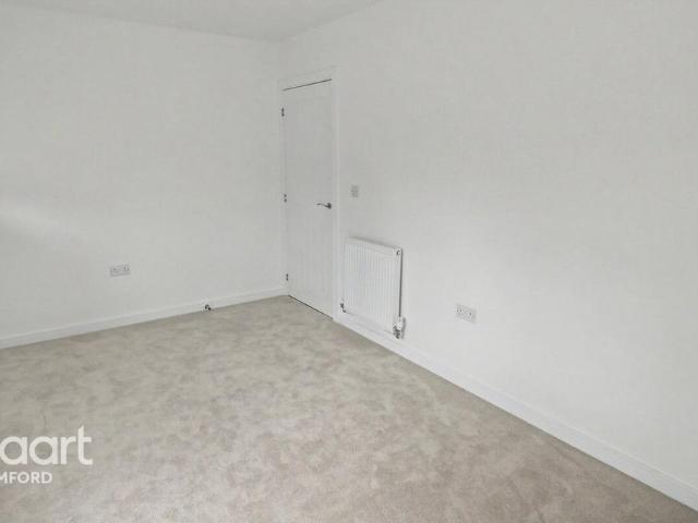 3 bedroom end of terrace house to rent