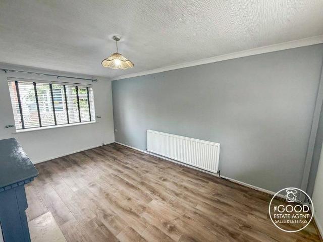 3 bedroom end of terrace house to rent