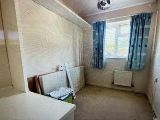 3 bedroom end of terrace house to rent