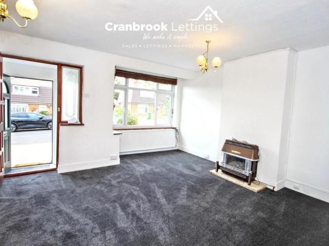 3 bedroom end of terrace house to rent