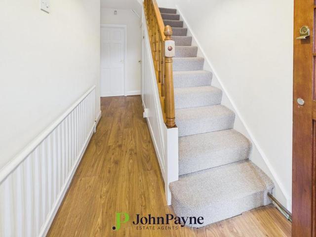 3 bedroom end of terrace house to rent