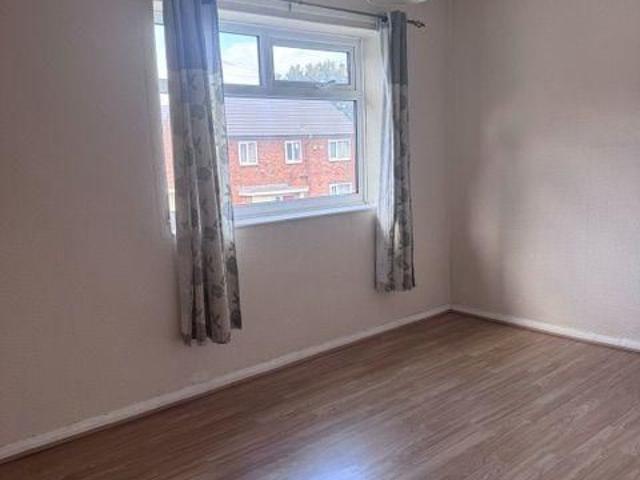 3 bedroom end of terrace house to rent