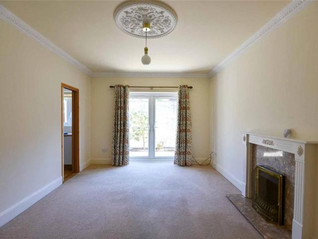 3 bedroom end of terrace house to rent