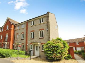 3 bedroom end of terrace house to rent