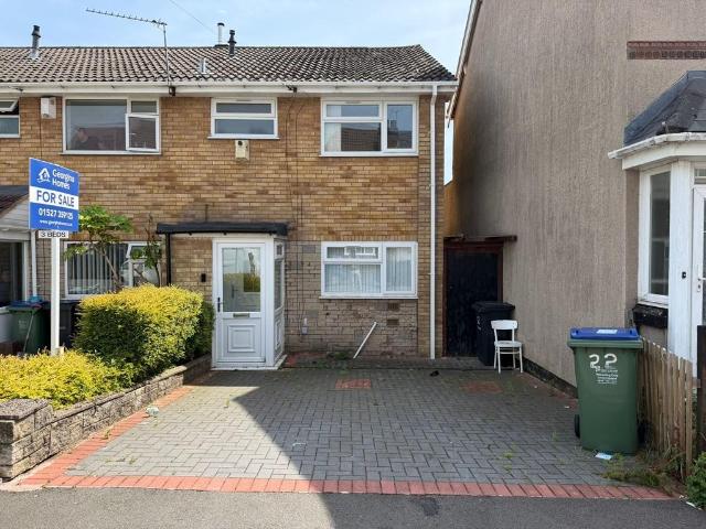3 bedroom end of terrace house to rent