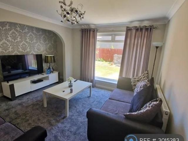3 bedroom end of terrace house to rent