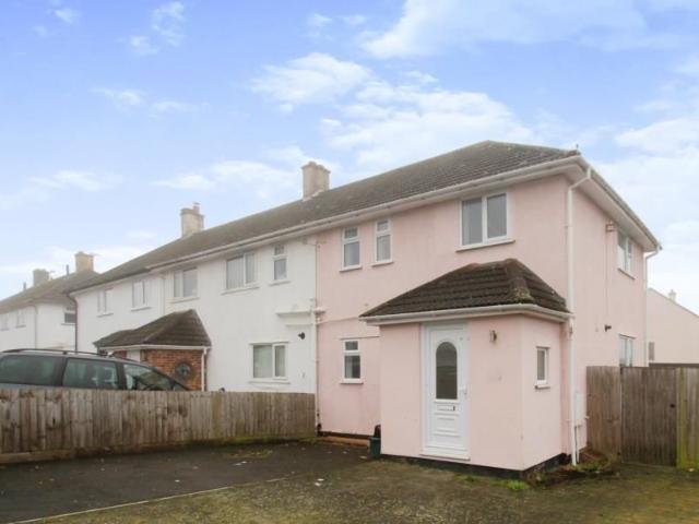 3 bedroom end of terrace house to rent