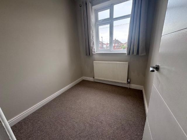 3 bedroom end of terrace house to rent