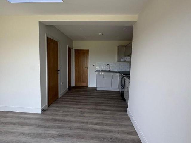 3 bedroom end of terrace house to rent