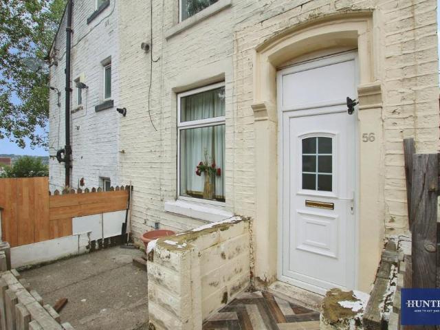 3 bedroom end of terrace house to rent