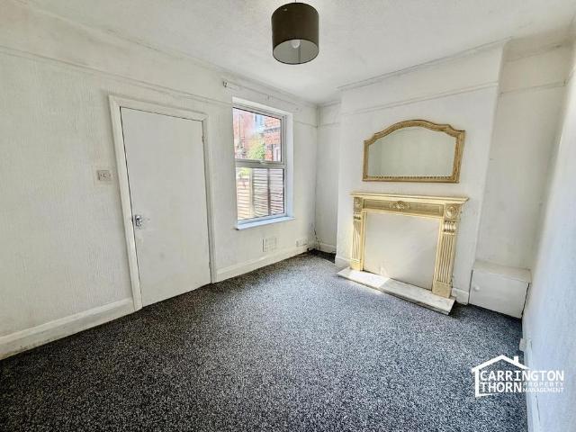 3 bedroom end of terrace house to rent