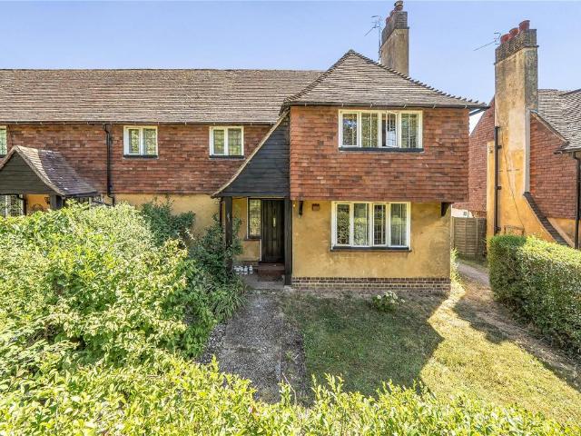 3 bedroom end of terrace house to rent