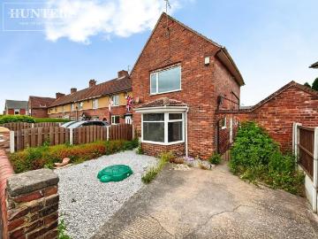 3 bedroom end of terrace house to rent