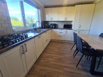 3 bedroom end of terrace house to rent