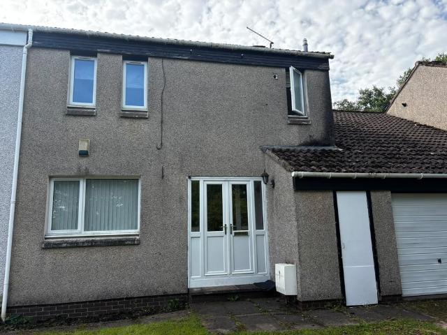 3 bedroom end of terrace house to rent