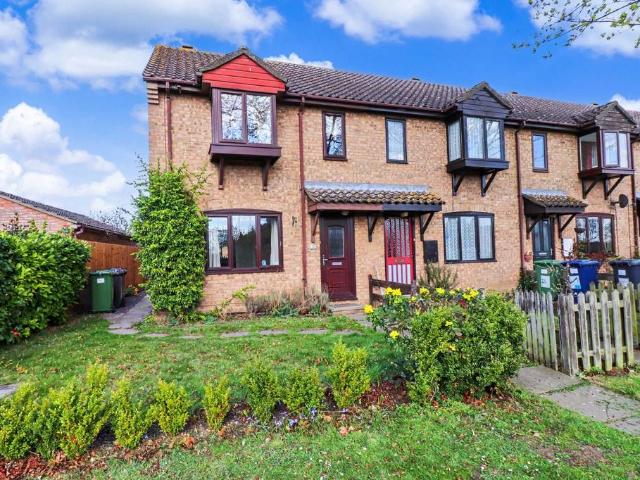 3 bedroom end of terrace house to rent
