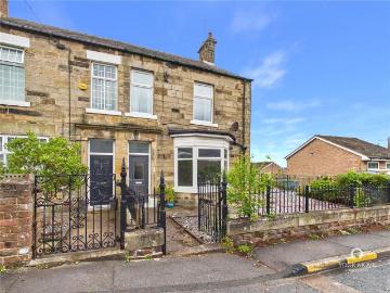 3 bedroom end of terrace house to rent