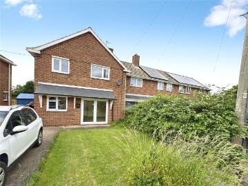3 bedroom end of terrace house to rent