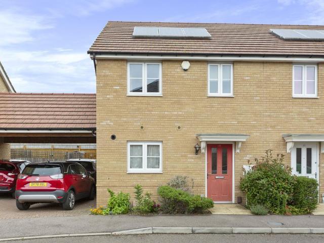 3 bedroom end of terrace house to rent