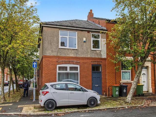 3 bedroom end of terrace house to rent