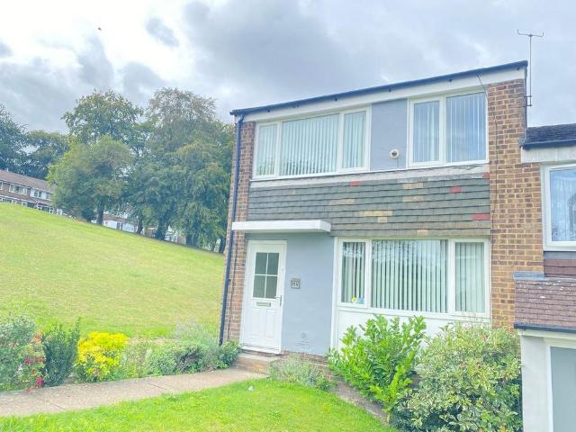 3 bedroom end of terrace house to rent