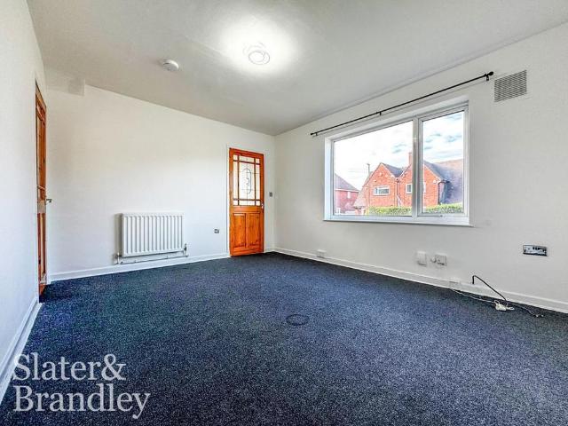 3 bedroom end of terrace house to rent