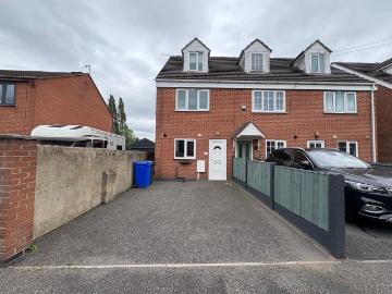 3 bedroom end of terrace house to rent
