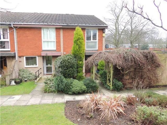 3 bedroom end of terrace house to rent
