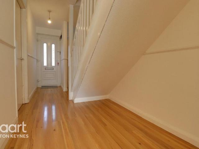 3 bedroom end of terrace house to rent