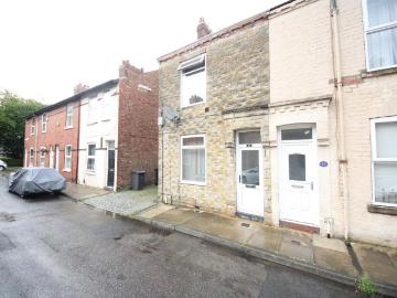 3 bedroom end of terrace house to rent