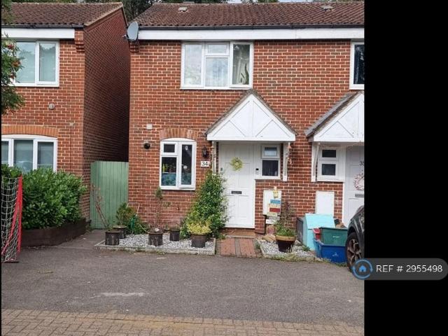 3 bedroom end of terrace house to rent